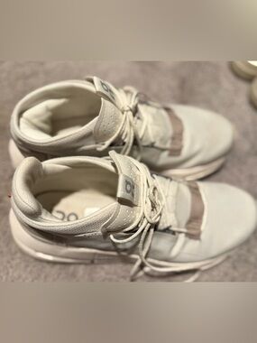 n Running Cloud Sneakers Women’s White Athletic Shoes Lace Up